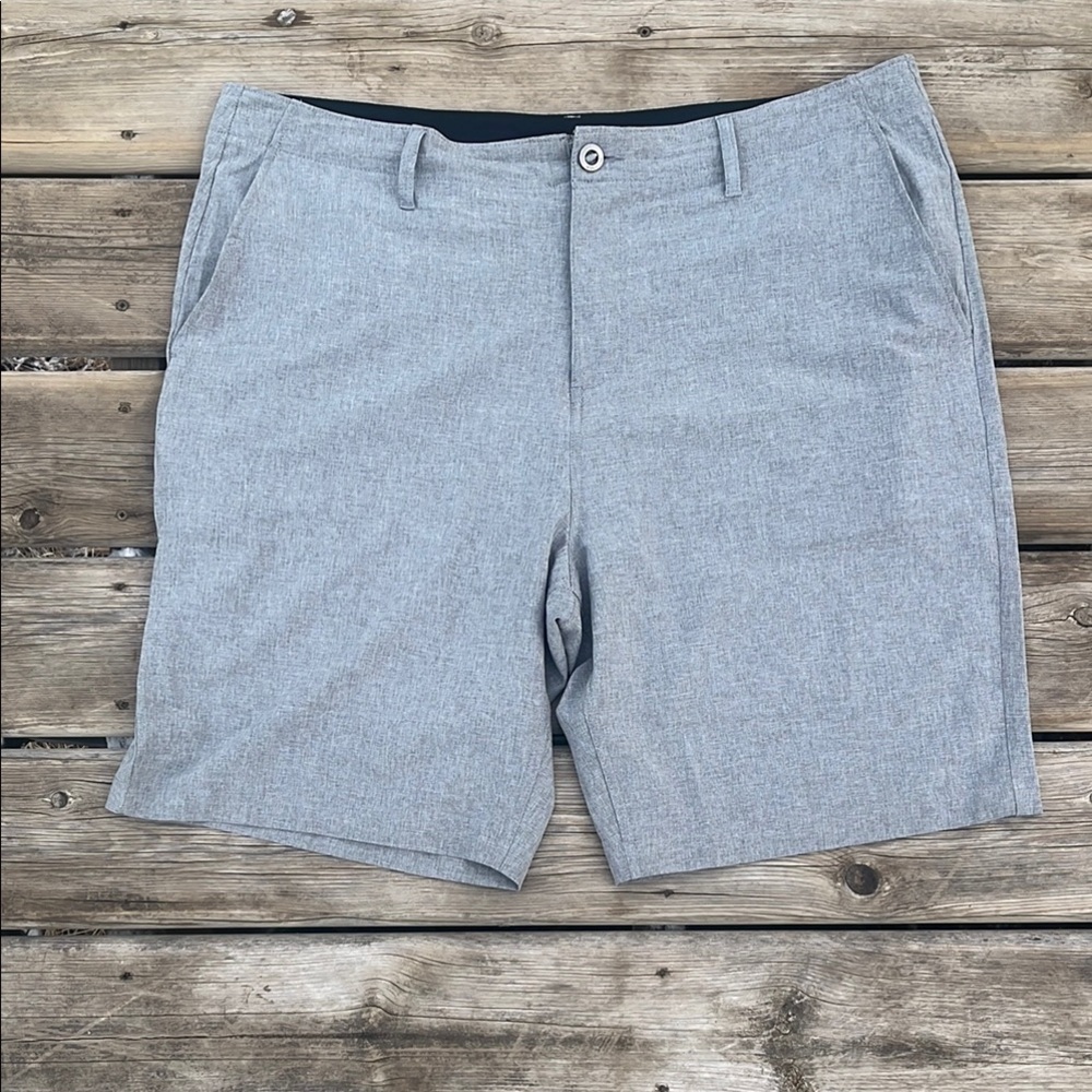 Volcom Gray Surf & Turf 4 Way Stretch Shorts Lightweight Casual Wear Golf  Sz 40